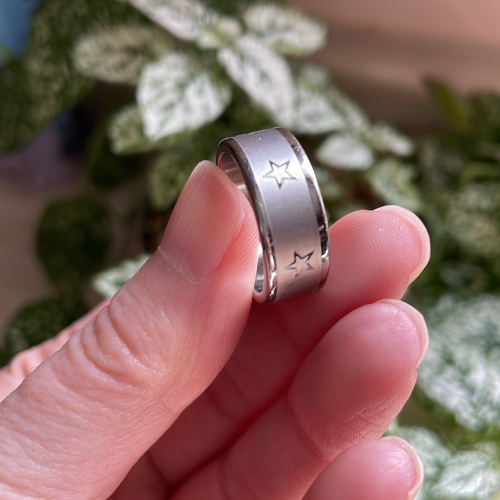 Stainless steel ring with stars simple low-profile unisex size 7